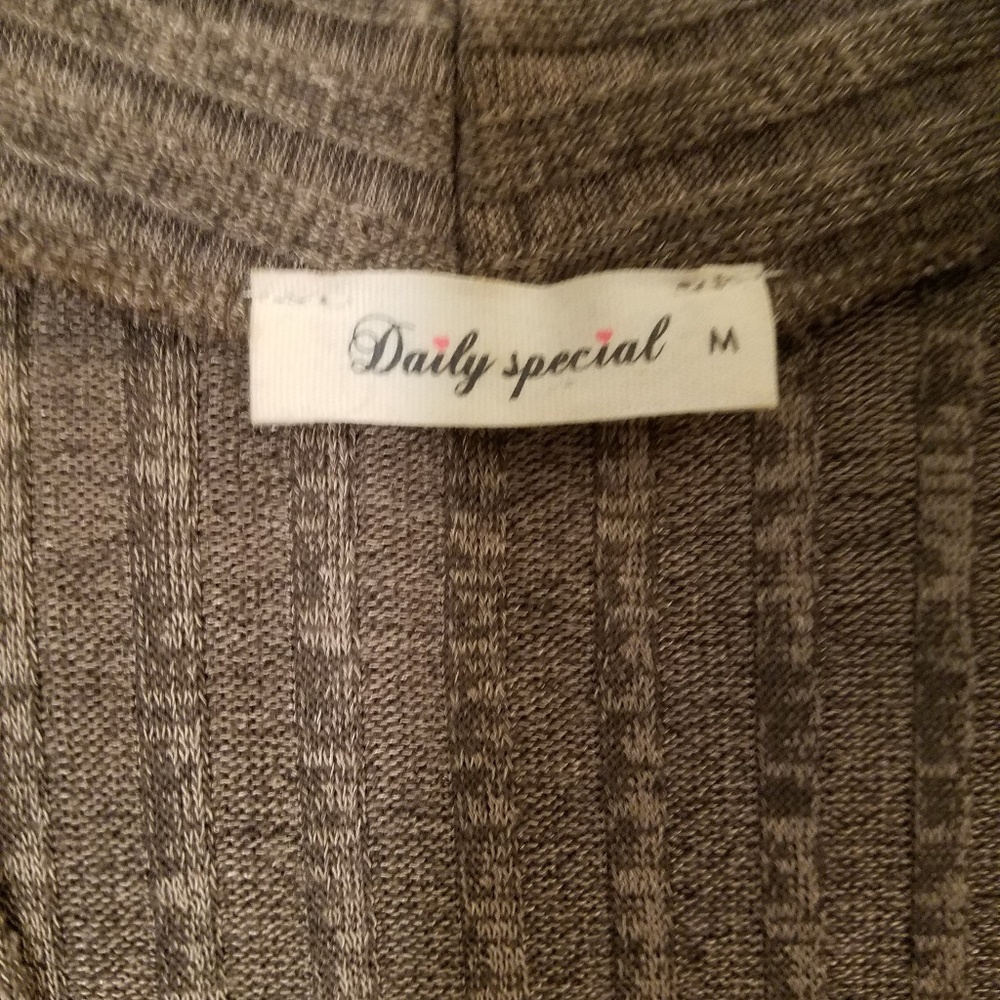 Cardigan - Picture 2 of 4
